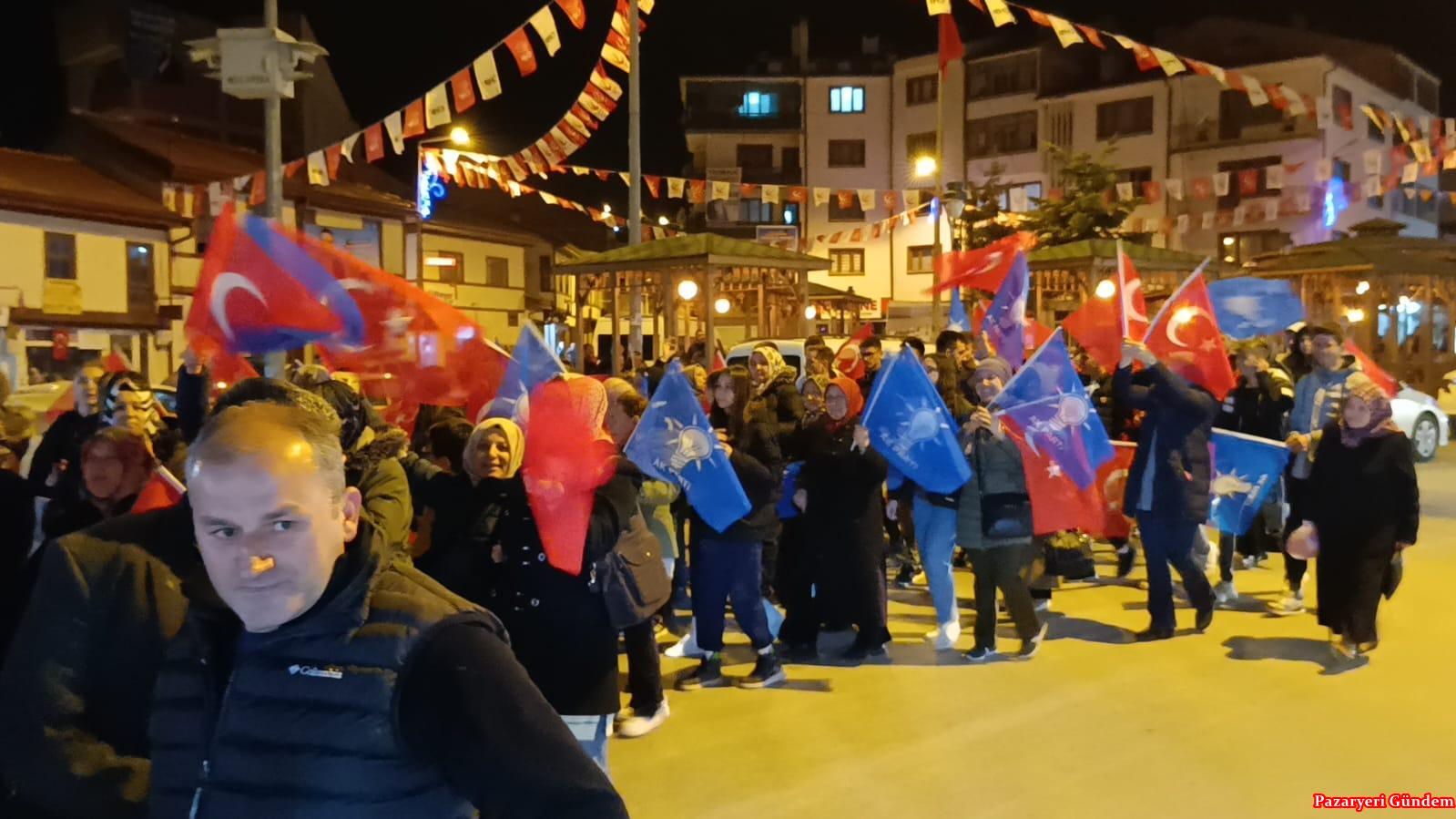 Zekiye Tekin ve kadınlar Pazaryeri sokaklarına sığmadı