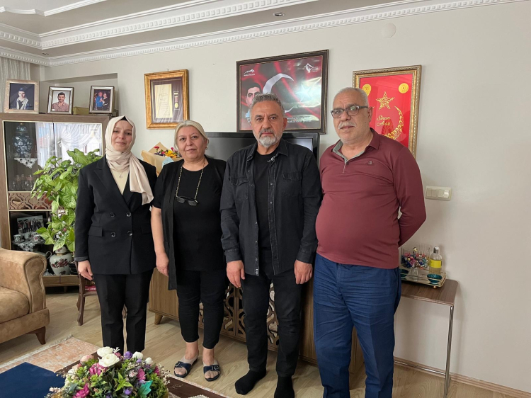 AK Parti Osmangazi’den Anneler Günü’nde anlamlı ziyaret