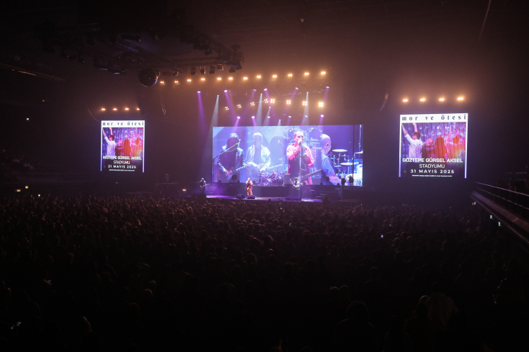 Mor ve Ötesi’nden İzmir’de dev konser… Dünya çapında bir stadyum konseri