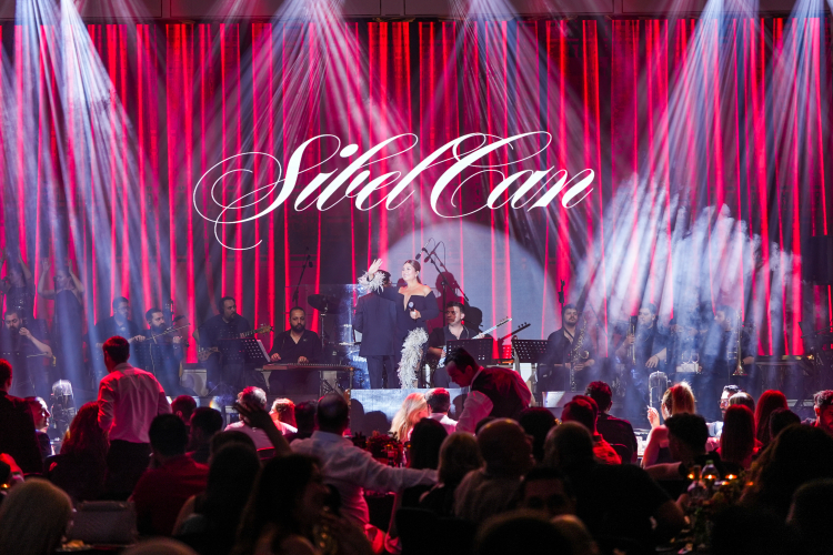 Sibel Can’dan Kıbrıs’ta bayram şöleni