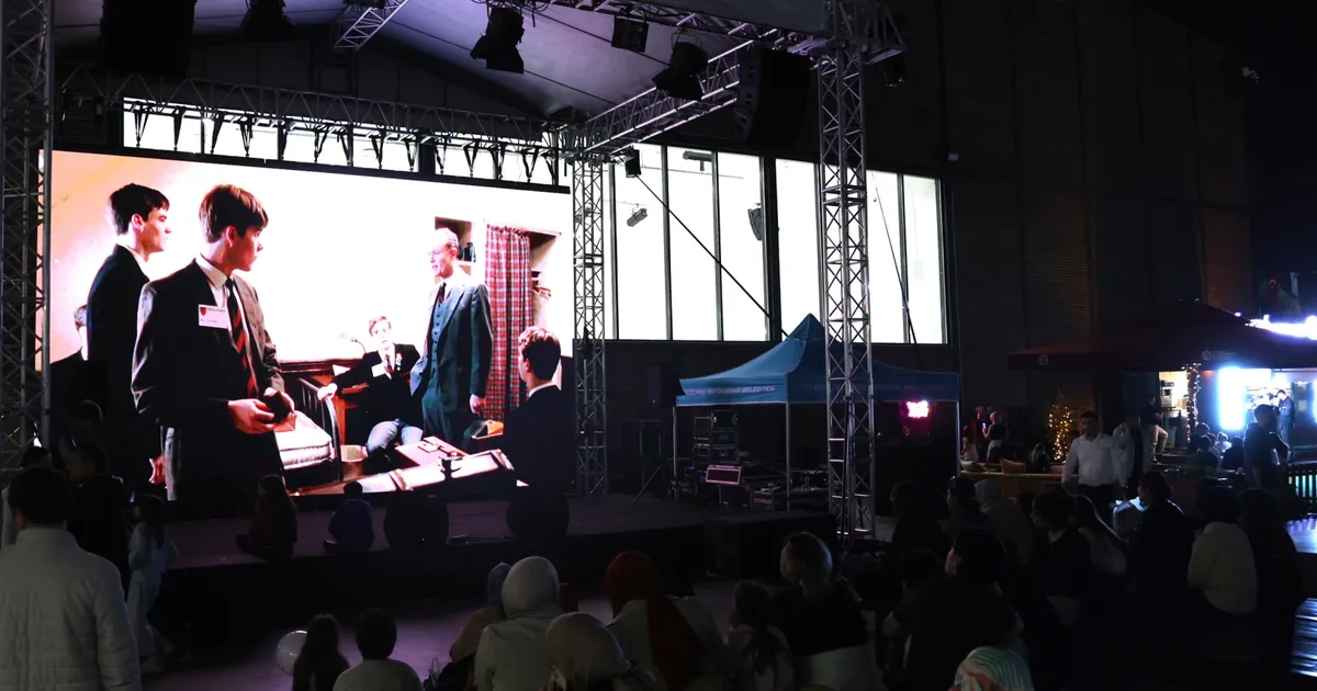 Kocaeli’de “Ölü Ozanlar Derneği” ilgiyle izlendi