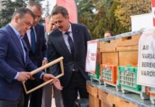 BİLECİK’TE ARICILIK DESTEK PROGRAMI CUMHURİYET MEYDANI’NDA GERÇEKLEŞTİRİLDİ