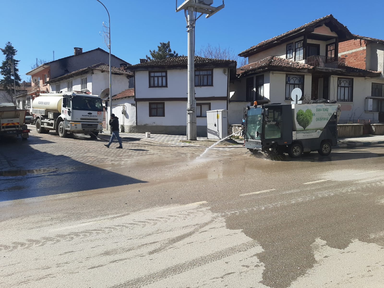Pazaryeri Bayrama Hazır: Cadde ve Sokaklar Baştan Sona Temizlendi