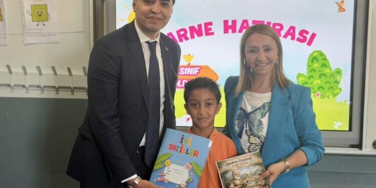 Pazaryeri’nde Karne Coşkusu: 1048 Öğrenci Yaz Tatiline, 49 Genç Üniversite Yolculuğuna Uğurlandı
