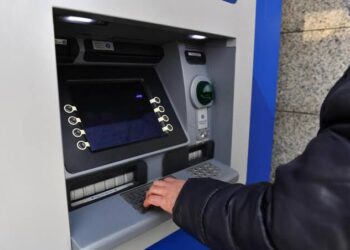 TÜM ATM’LERİNİ KAPATIYOR